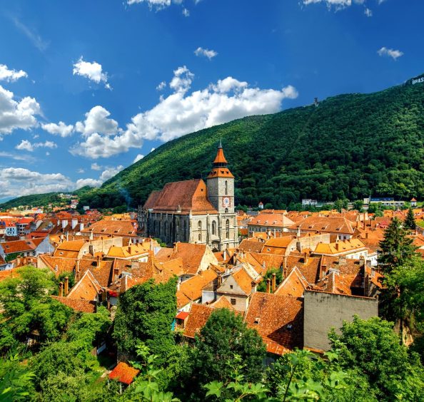Les toits de la ville de Brasov